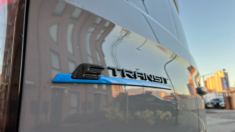 Ford Transit Custom E-320 L1 Rwd 100kW 65kWh H1 Van Limited Auto